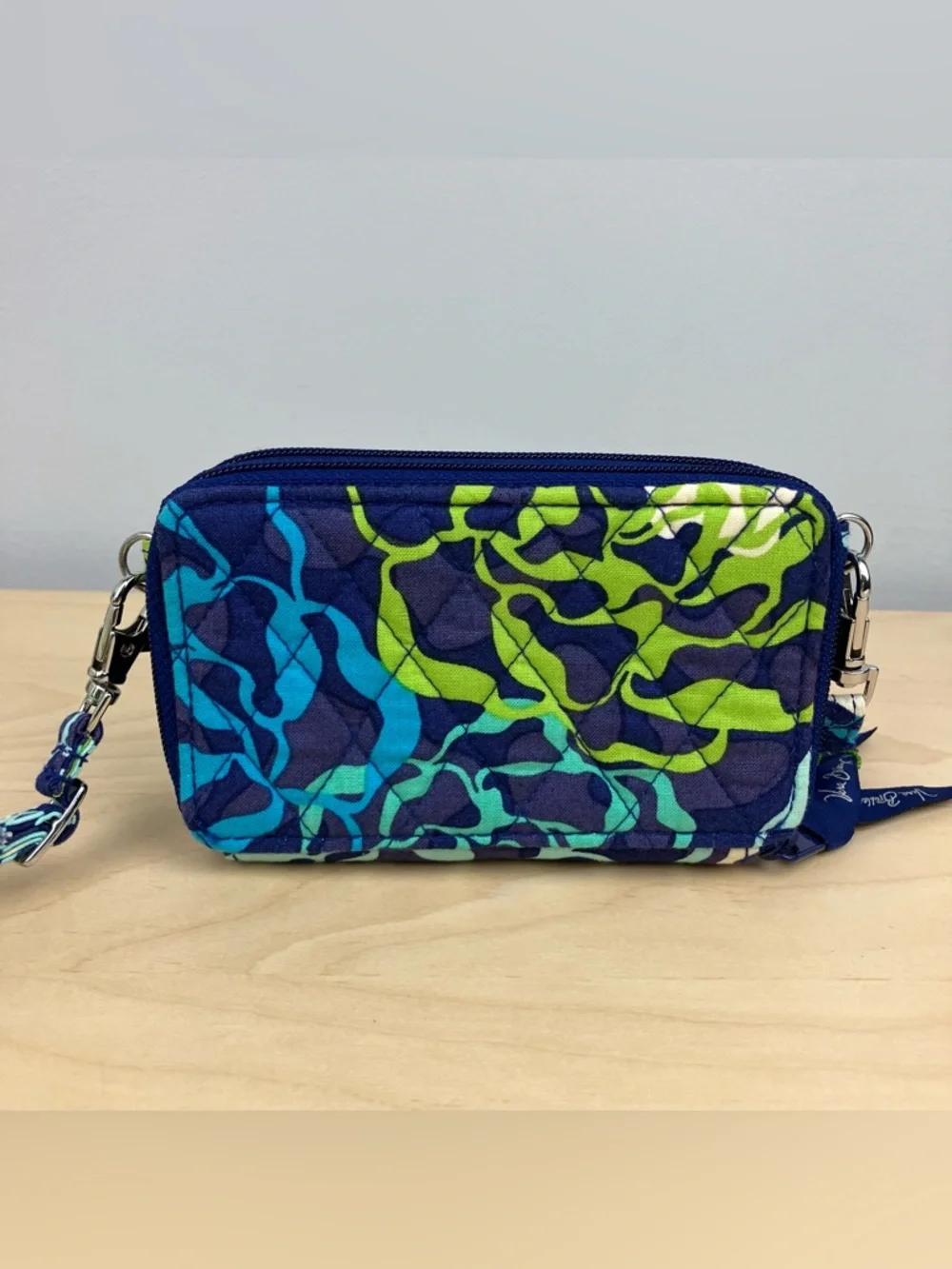 Vera Bradley 'All in One Crossbody'  Purse / Wristlet ~ Katalina Blues ~ NWT $54 - Picture 3 of 13
